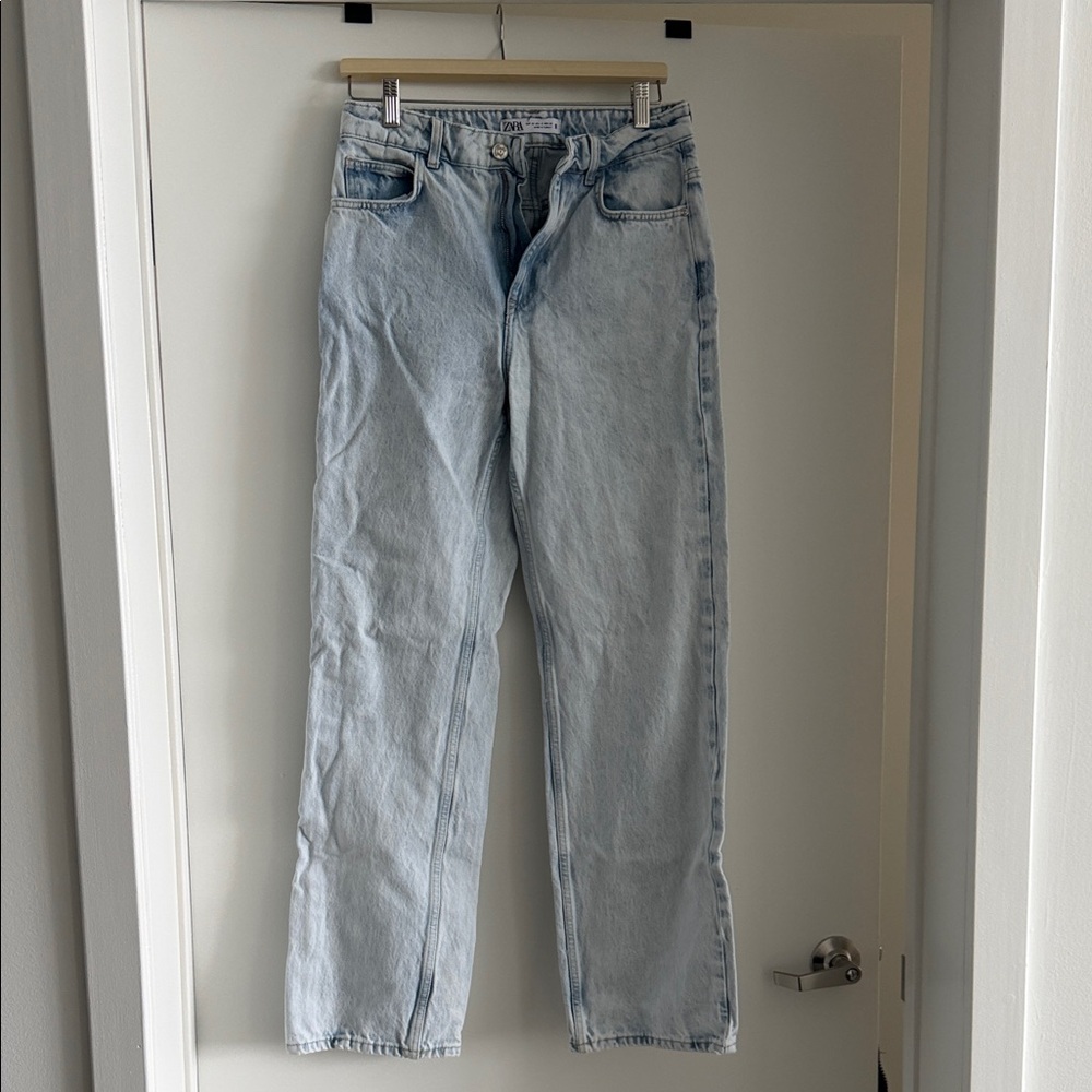Zara women’s Straight Jeans in Light Blue